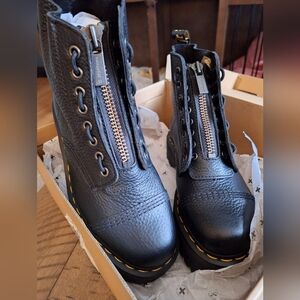 Dr.martins SINCLAIR MILLED NAPPA LEATHER PLATFORM BOOTS